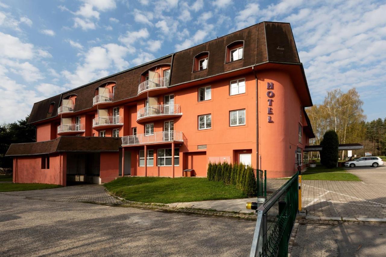 Hotel Svet เชบอนย์ ภายนอก รูปภาพ